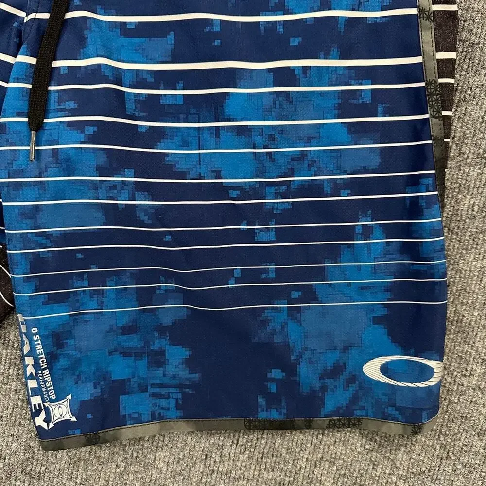 Oakley Men’s Blade Straight Edge Board Shorts Striped Swim Trucks Beach Lake 33